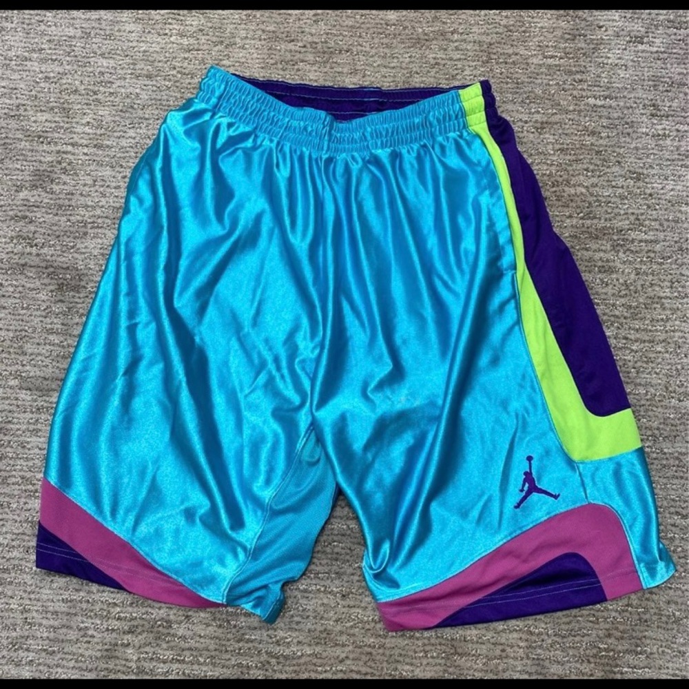 Silky Jordan Basketball shorts Size large
